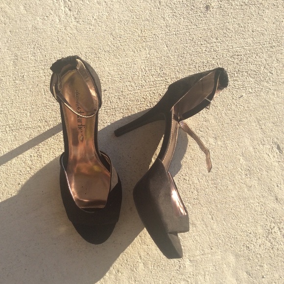 🆕 Black Sandal - Picture 5 of 8